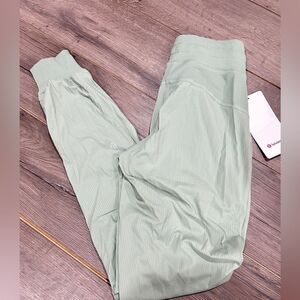 Dance Studio
Mid-Rise Jogger